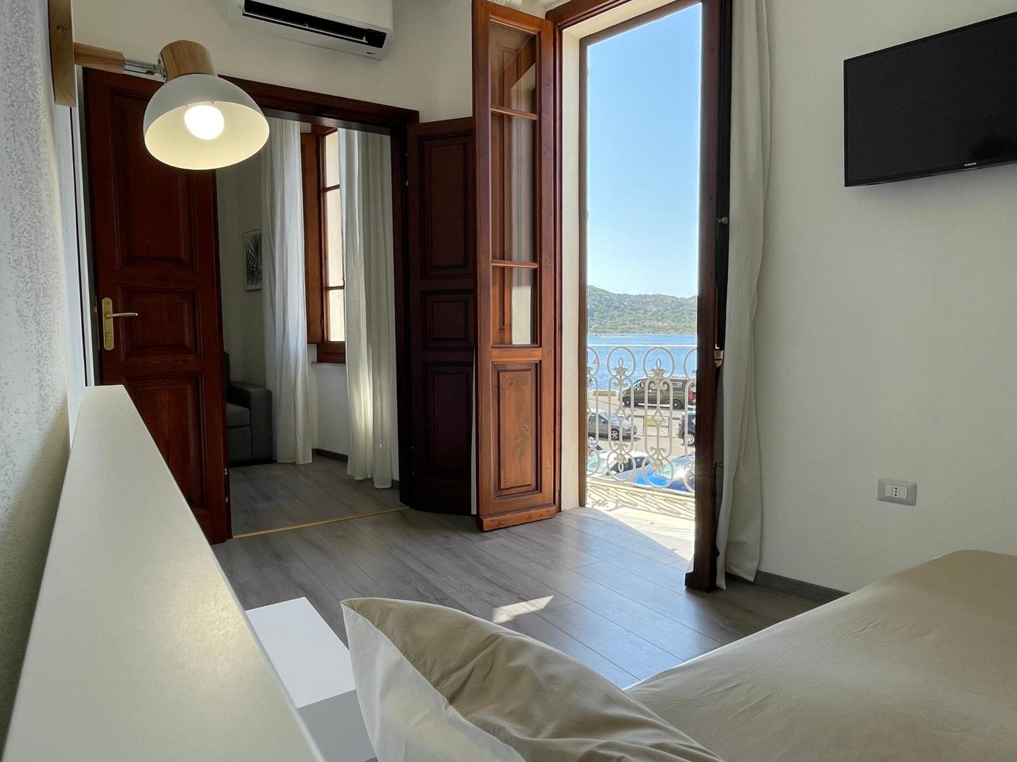 Il Caracolo Rooms 马达莱纳 外观 照片